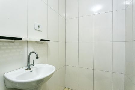 Banheiro de kitnet/studio para alugar com 1 quarto, 20m² em Vila Prudente, São Paulo