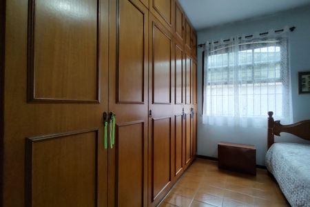 Casa de condomínio à venda com 220m², 3 quartos e 5 vagas Casa de condomínio à venda com 220m², 3 quartos e 5 vagasQuarto 2 - Suíte