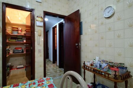 Casa de condomínio à venda com 220m², 3 quartos e 5 vagas Casa de condomínio à venda com 220m², 3 quartos e 5 vagasCozinha - Armários