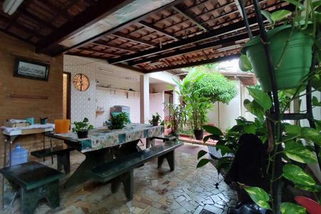 Casa de condomínio à venda com 220m², 3 quartos e 5 vagas Casa de condomínio à venda com 220m², 3 quartos e 5 vagasÁrea gourmet