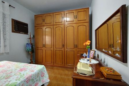 Casa de condomínio à venda com 220m², 3 quartos e 5 vagas Casa de condomínio à venda com 220m², 3 quartos e 5 vagasQuarto 1