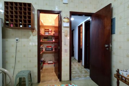 Casa de condomínio à venda com 220m², 3 quartos e 5 vagas Casa de condomínio à venda com 220m², 3 quartos e 5 vagasCozinha - Armários