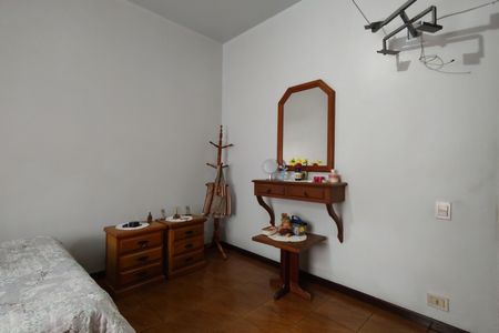 Casa de condomínio à venda com 220m², 3 quartos e 5 vagas Casa de condomínio à venda com 220m², 3 quartos e 5 vagasQuarto 2 - Suíte