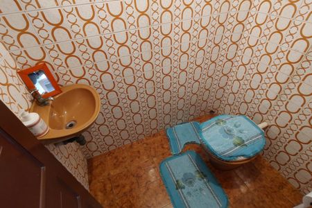 Casa de condomínio à venda com 220m², 3 quartos e 5 vagas Casa de condomínio à venda com 220m², 3 quartos e 5 vagasBanheiro de serviço