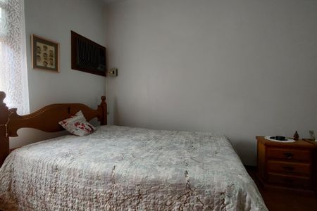 Casa de condomínio à venda com 220m², 3 quartos e 5 vagas Casa de condomínio à venda com 220m², 3 quartos e 5 vagasQuarto 2 - Suíte