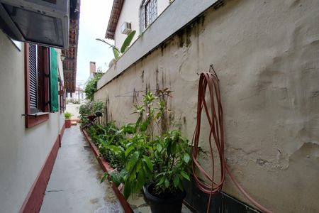 Casa de condomínio à venda com 220m², 3 quartos e 5 vagas Casa de condomínio à venda com 220m², 3 quartos e 5 vagasQuintal