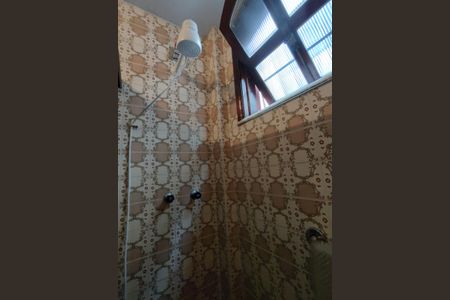 Casa de condomínio à venda com 220m², 3 quartos e 5 vagasBanheiro Social