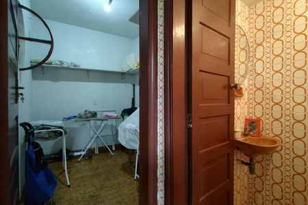 Casa de condomínio à venda com 220m², 3 quartos e 5 vagas Casa de condomínio à venda com 220m², 3 quartos e 5 vagasQuarto de Serviço