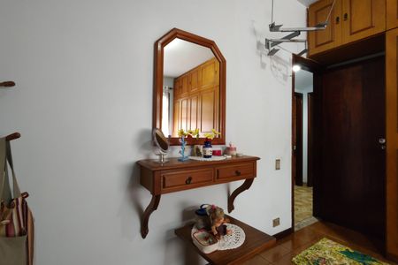 Casa de condomínio à venda com 220m², 3 quartos e 5 vagas Casa de condomínio à venda com 220m², 3 quartos e 5 vagasQuarto 2 - Suíte