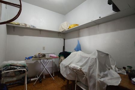 Casa de condomínio à venda com 220m², 3 quartos e 5 vagas Casa de condomínio à venda com 220m², 3 quartos e 5 vagasQuarto de Serviço