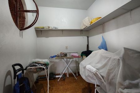 Casa de condomínio à venda com 220m², 3 quartos e 5 vagas Casa de condomínio à venda com 220m², 3 quartos e 5 vagasQuarto de Serviço