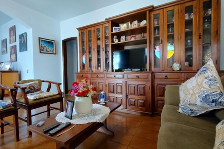 Casa de condomínio à venda com 220m², 3 quartos e 5 vagas Casa de condomínio à venda com 220m², 3 quartos e 5 vagasSala