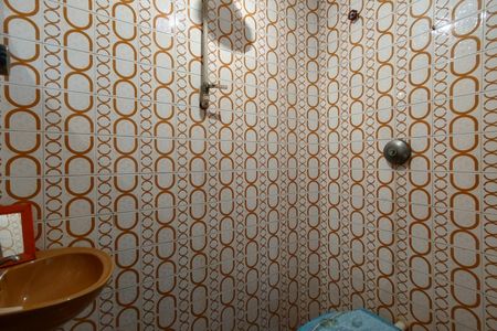 Casa de condomínio à venda com 220m², 3 quartos e 5 vagas Casa de condomínio à venda com 220m², 3 quartos e 5 vagasBanheiro de serviço