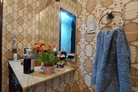 Casa de condomínio à venda com 220m², 3 quartos e 5 vagas Casa de condomínio à venda com 220m², 3 quartos e 5 vagasBanheiro Social