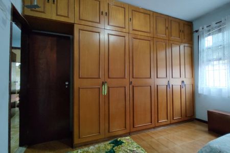 Casa de condomínio à venda com 220m², 3 quartos e 5 vagas Casa de condomínio à venda com 220m², 3 quartos e 5 vagasQuarto 2 - Suíte