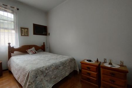 Casa de condomínio à venda com 220m², 3 quartos e 5 vagas Casa de condomínio à venda com 220m², 3 quartos e 5 vagasQuarto 2 - Suíte