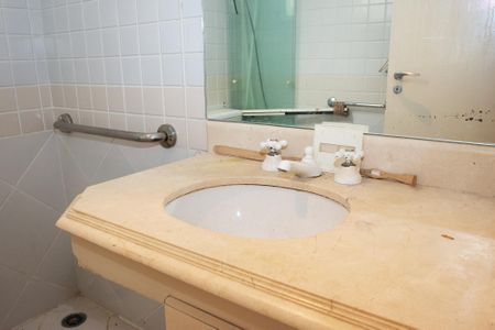 Apartamento para alugar com 156m², 4 quartos e 3 vagasbanheiro quarto 2