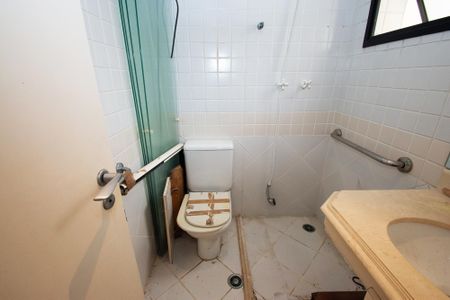 Apartamento para alugar com 156m², 4 quartos e 3 vagasbanheiro quarto 2