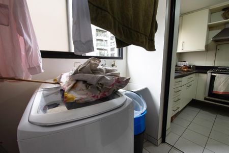 Apartamento para alugar com 156m², 4 quartos e 3 vagaslavanderia