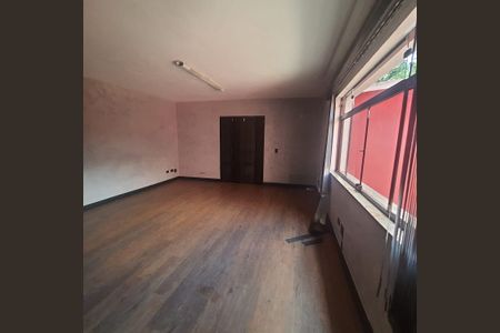 Casa para alugar com 300m², 4 quartos e 8 vagas