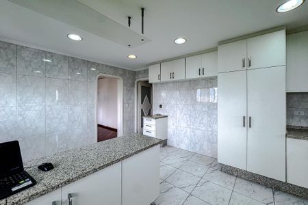 Apartamento para alugar com 295m², 4 quartos e 4 vagas Apartamento para alugar com 295m², 4 quartos e 4 vagasCozinha