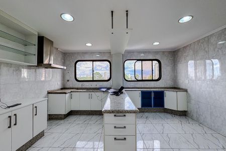 Apartamento para alugar com 295m², 4 quartos e 4 vagas Apartamento para alugar com 295m², 4 quartos e 4 vagasCozinha