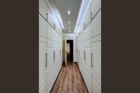 Apartamento para alugar com 295m², 4 quartos e 4 vagas Apartamento para alugar com 295m², 4 quartos e 4 vagasQuarto 1 - Suíte