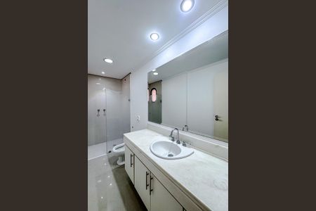 Apartamento para alugar com 295m², 4 quartos e 4 vagas Apartamento para alugar com 295m², 4 quartos e 4 vagasBanheiro da Suíte 3