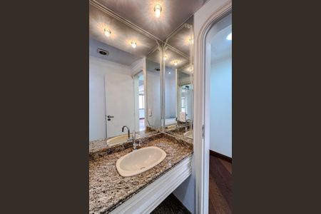 Apartamento para alugar com 295m², 4 quartos e 4 vagas Apartamento para alugar com 295m², 4 quartos e 4 vagasLavabo