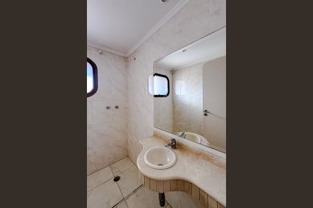 Apartamento para alugar com 295m², 4 quartos e 4 vagas Apartamento para alugar com 295m², 4 quartos e 4 vagasBanheiro da Suíte 4