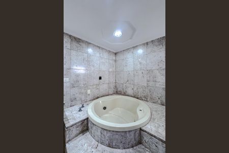 Apartamento para alugar com 295m², 4 quartos e 4 vagas Apartamento para alugar com 295m², 4 quartos e 4 vagasBanheiro da Suíte