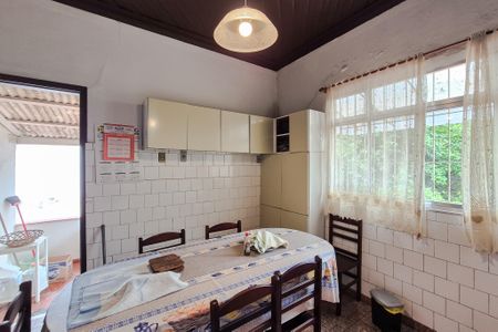 Casa à venda com 129m², 3 quartos e 2 vagasCozinha