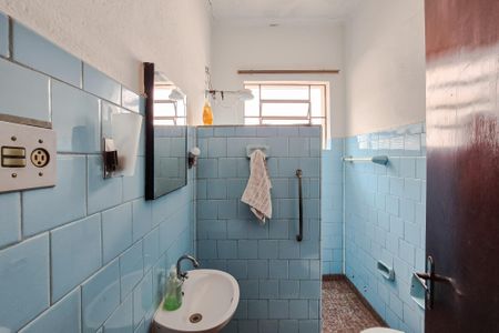 Casa à venda com 129m², 3 quartos e 2 vagasBanheiro Social