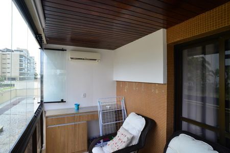 Apartamento para alugar com 90m², 2 quartos e 2 vagasVaranda