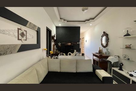 Sala de apartamento para alugar com 2 quartos, 50m² em Praia da Bandeira, Rio de Janeiro