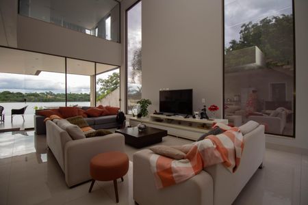 Casa de condomínio para alugar com 390m², 4 quartos e 6 vagasSala 1