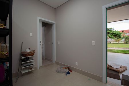 Casa de condomínio para alugar com 390m², 4 quartos e 6 vagasÁrea de Serviço