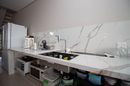 Casa de condomínio para alugar com 390m², 4 quartos e 6 vagasCozinha