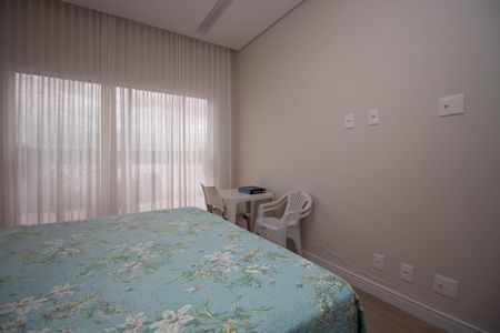 Casa de condomínio para alugar com 390m², 4 quartos e 6 vagasSuíte 4