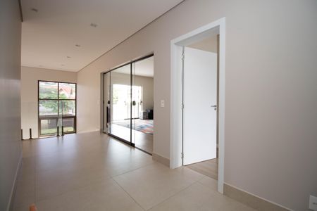 Casa de condomínio para alugar com 390m², 4 quartos e 6 vagasSala 2