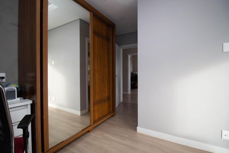 Casa de condomínio para alugar com 390m², 4 quartos e 6 vagasSuíte 2