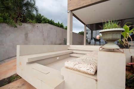 Casa de condomínio para alugar com 390m², 4 quartos e 6 vagasVaranda