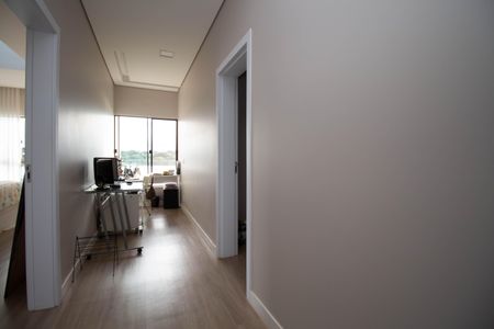 Casa de condomínio para alugar com 390m², 4 quartos e 6 vagasCorredor