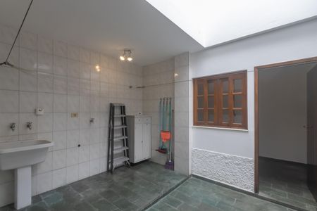 Casa à venda com 120m², 2 quartos e 1 vagaÁrea de Serviço