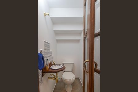 Casa à venda com 120m², 2 quartos e 1 vagaLavabo