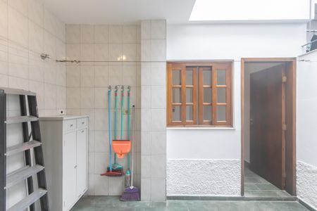 Casa à venda com 120m², 2 quartos e 1 vagaÁrea de Serviço