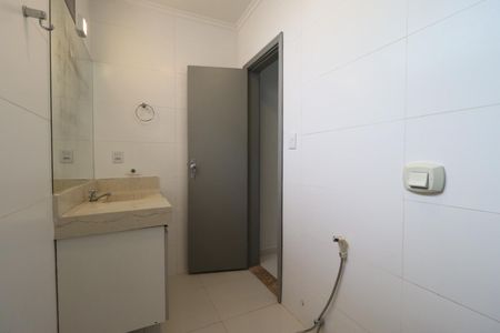 Apartamento para alugar com 142m², 4 quartos e 1 vaga Apartamento para alugar com 142m², 4 quartos e 1 vagaBanheiro da Suíte