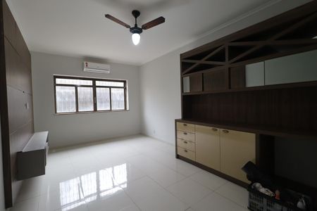 Apartamento para alugar com 142m², 4 quartos e 1 vaga Apartamento para alugar com 142m², 4 quartos e 1 vagaSala