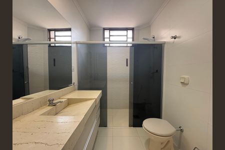 Apartamento para alugar com 142m², 4 quartos e 1 vaga Apartamento para alugar com 142m², 4 quartos e 1 vagaBanheiro