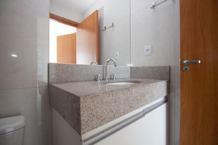 Banheiro da Suíte de apartamento para alugar com 1 quarto, 39m² em Shcgn 703, Brasília